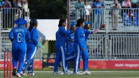 India vs Sri Lanka Women, Asian Games Final Live : 69 ரன்களுக்குள் சுருண்ட இலங்கை மகளிர்.. தங்கப் பதக்கத்தை தூக்கிய இந்திய மகளிர்.....