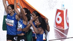 மகளிர் 4 x 400 மீட்டர் தொடர் ஓட்ட பந்தயம்.. தங்கத்தை தூக்கிய IND!...