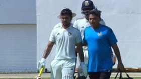 Duleep Trophy 2026: துலீப் டிராபி பைனலில் 250 ரன்கள்.. இஷான் கிஷன் காயத்துடன் வெளியேறிய சோகம்!...
