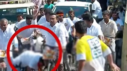 கீழே விழுந்த தேனி எம்.எல்.ஏ -தாராபுரத்தில் பரபரப்பு!