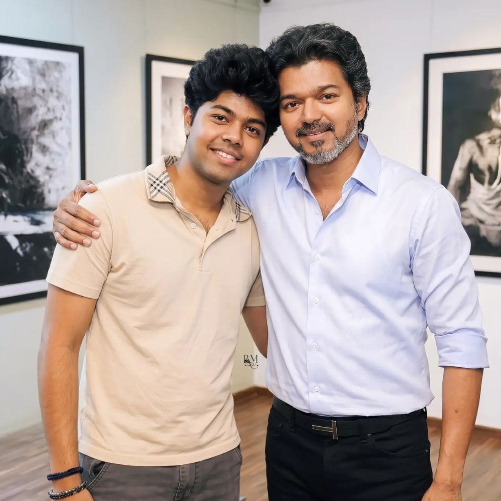 அந்த செய்தியாளரின் கேள்விக்கு பதிலளித்த ஜேசன் சஞ்சய், எனது அப்பாவிடமிருந்து நான் கற்றுக்கொண்ட விஷயம் என்றால் அது நேரம் தவறாமை என அதில் சிம்பிளாக தனது பதிலை கொடுத்தார். இது தற்போது இணையத்தில் வைரலாகிவருகிறது.