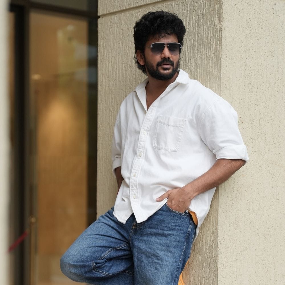 நடிகர் கவினின் நடிப்பில், தண்டட்டி பட இயக்குநர் சங்கையா இயக்கத்தில் பேர் சொல்லும் பிள்ளை படம். மேலும் இயக்குநர் கென் ராய் இயக்கத்தில் பிரியங்கா மோகனுக்கு ஜோடியாக புதிய படம் என இரு படங்களை தனது கைவசம் வைத்துள்ளார்.
