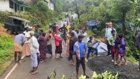 இடுக்கியில் நிலச்சரிவு: நல்வாய்ப்பாக உயிர் தப்பிய 5 குடும்பங்கள்...