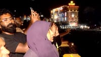 மாமதுரை திருவிழா 2.0 - பட்டாசு வெடிப்பதை காண கூடிய பொதுமக்கள்!...