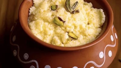 வீட்டிலேயே தித்திக்கும் பாரம்பரிய பால்கோவா செய்யலாம்...