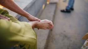 அடிக்கடி பாதங்கள் வலிக்கின்றனவா? இந்த வைட்டமின் குறைபாடே காரணம்!...