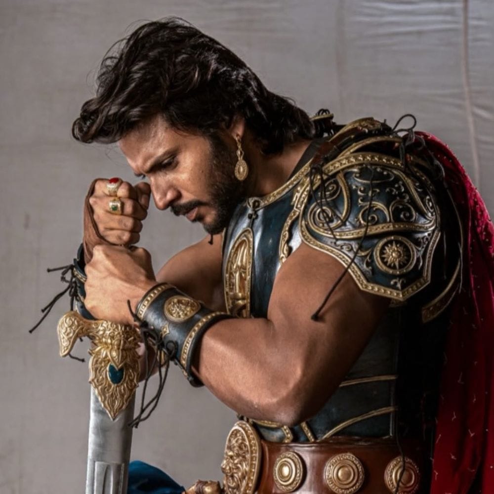 இந்த படமானது மிகவும் பிரம்மாண்டமான கதைக்களத்தில் உருவாக்கப்பட்டுள்ள நிலையில், 2026ம் ஆண்டு அக்டோபர் 2ம் தேதியில் வெளியாகிறது. சமீபத்தில் நேர்காணல் ஒன்றில் பேசிய சந்தீப் கிஷன், சினிமாவில் தான் நுழைய என்ன காரணம் என்பது குறித்து தெரிவித்துள்ளார்.