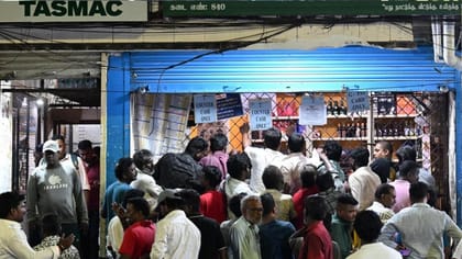 டாஸ்மாக் பாட்டிலை திருப்பித் தருவதில் மோதல்.. வாலிபர் படுகொலை!