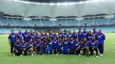 கோப்பையை மறுத்தாலும் இந்திய மகளிர் அணிக்கு கொட்டும் பணமழை..!