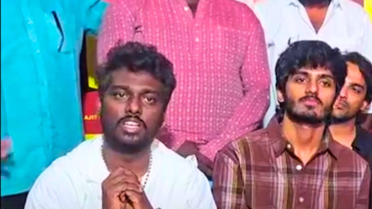 நான் படம் மூலமாக அரசியல் பேசுகிறேன் - இயக்குனர் அட்லி தகவல் நான் படம் மூலமாக அரசியல் பேசுகிறேன் - இயக்குனர் அட்லி தகவல்