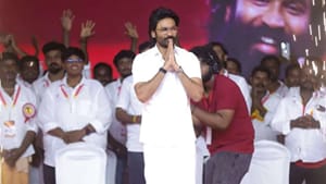 தனுஷின் அரசியல் வருகை எப்போது? இணையத்தில் வைரலாகும் தகவல்! தனுஷின் அரசியல் வருகை எப்போது? இணையத்தில் வைரலாகும் தகவல்!