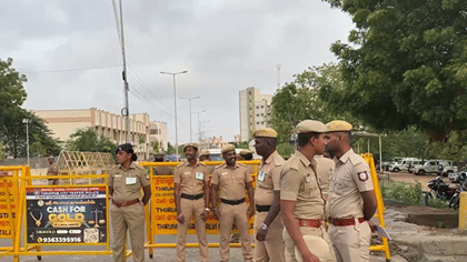 பலத்த போலீஸ் பாதுகாப்புக்கு மத்தியில் வாக்கு எண்ணிக்கை..