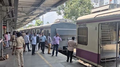 சென்னையில் மின்சார ரயில் தடம்புரண்டு பரபரப்பு!