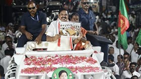 “என் வீட்டில் 3 மணி நேரம் காத்திருந்தார் விஜய்”.. இதுவரை வெளியில் சொல்லாத ரகசியத்தை சொல்லி விளாசிய இபிஎஸ்!!...