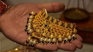 Gold Price : தங்கம் விலை ரூ.13,000-க்கு கீழ் செல்லுமா?.. தற்போதைய நிலவரம் இதுதான்! Gold Price : தங்கம் விலை ரூ.13,000-க்கு கீழ் செல்லுமா?.. தற்போதைய நிலவரம் இதுதான்!