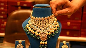 தீபாவளிக்குள் தங்கம் விலை ரூ.1 லட்சத்திற்கு கீழ் செல்லுமா?