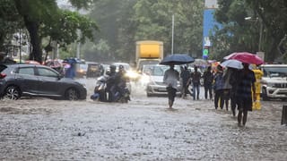 Tamil Nadu Weather Alert: தமிழகத்தில் இன்று இந்த மாவட்டங்களில் கனமழை வெளுத்துவாங்கும்.. ஆரஞ்சு அலர்ட் கொடுத்த வானிலை மையம்!!