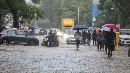 இன்று உருவாகிறது புயல்.. 5 மாவட்டங்களுக்கு ரெட் அலர்ட்!
