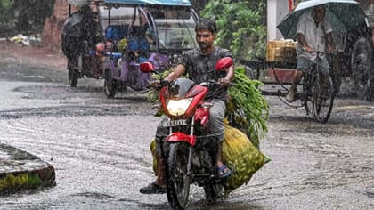 நாளை 9 மாவட்டங்களில் மழை பெய்யும்  - வானிலை மையம் எச்சரிக்கை
