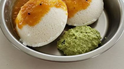 பஞ்சு போன்ற இட்லிகளைத் தயாரிப்பது எப்படி?