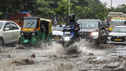 நாளை இந்த 11 மாவட்டங்களில் மழைக்கு வாய்ப்பு - வானிலை மையம்
