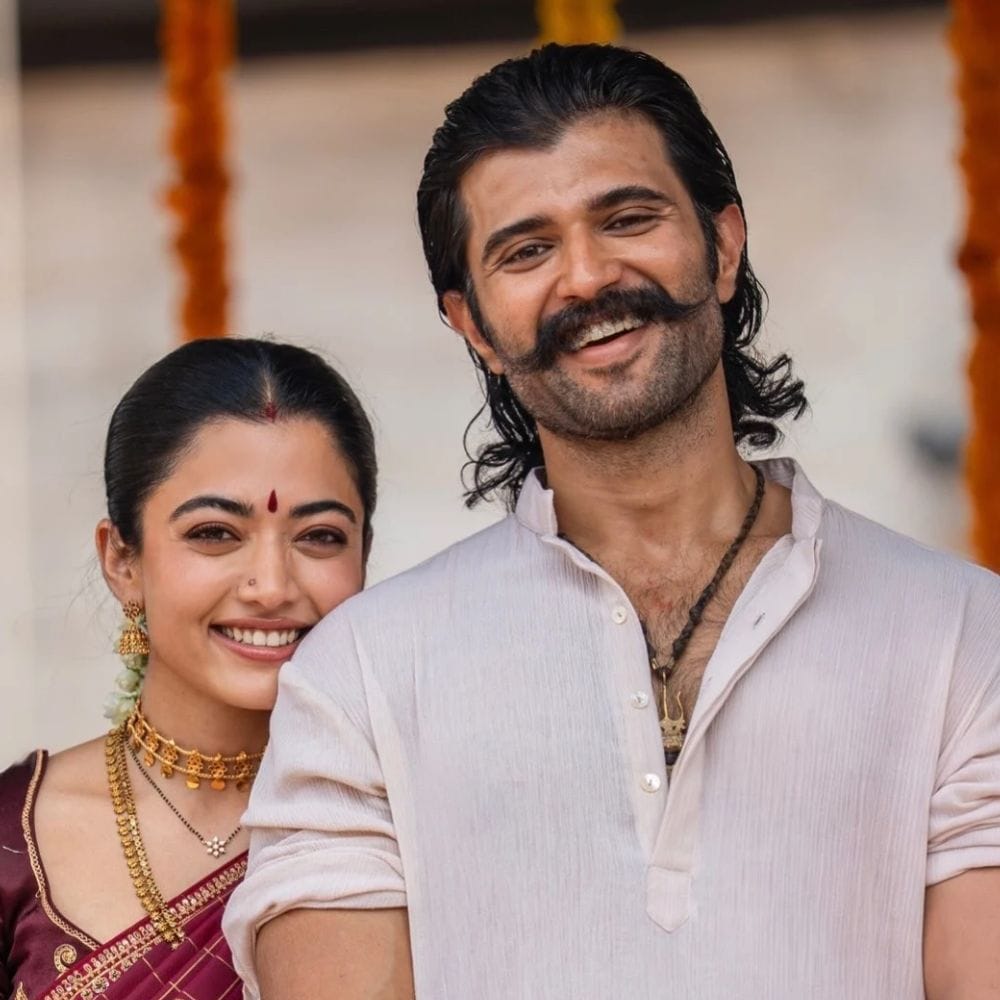 தெலுங்கு சினிமாவின் மூலம் இவருக்கு முதல் பிரபலத்தை கொடுத்த திரைப்படம் கீதா கோவிந்தம். இந்த படத்தில் நடிகரும், தனது கணவருமான் விஜய் தேவரகொண்டாவுடன் ராஷ்மிகா நடித்திருந்தார். இந்த படமே இவர்களின் காதல் மலர முதல் வாய்ப்பாக அமைந்ததில் ந கூறலாம்.