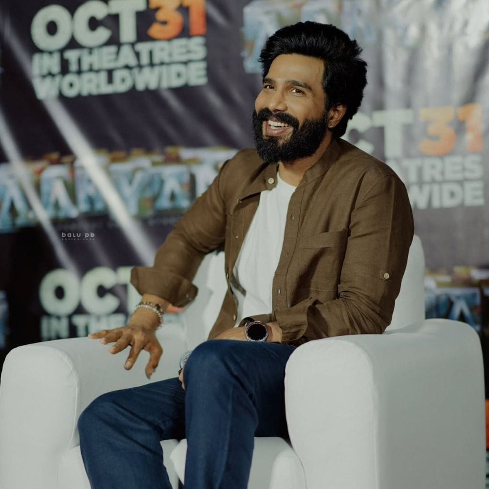 இவரின் நடிப்பில் தமிழ், தெலுங்கு போன்ற மொழிகளில் படங்கள் வெளியாகியிருக்கிறது. அந்த வகையில் இவரின் நடிப்பில் கடந்த 2018ம் ஆண்டில் வெளியான படம்தான் ராட்சசன். இந்த படம் இவருக்கு மாபெரும் வெற்றியை கொடுத்தது.