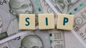 SIP முதலீட்டாளர்களே இந்த விதியை கட்டாயம் தெரிந்துக்கொள்ளுங்கள்!