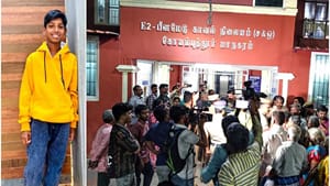 கோவையில் மாணவன் தற்கொலை விவகாரம்.. பள்ளி தலைமை ஆசியர் உள்பட இருவர் சஸ்பெண்ட்.. அதிரடி நடவடிக்கை! கோவையில் மாணவன் தற்கொலை விவகாரம்.. பள்ளி தலைமை ஆசியர் உள்பட இருவர் சஸ்பெண்ட்.. அதிரடி நடவடிக்கை!