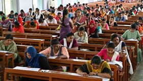 TNPSC Group 1: தேர்வில் குளறுபடி.. 200-ல் 32 கேள்விகள் தவறா?...