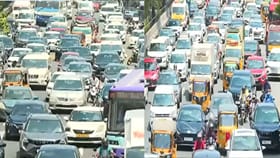 தொடர் விடுமுறை எதிரொலி.. சென்னையில் ஸ்தம்பித்த போக்குவரத்து!...