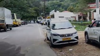 வால்பாறையில் நிலச்சரிவு.. உணவு-குடிநீர் இன்றி மக்கள் கடும் அவதி!