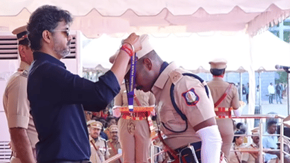 பயிற்சி முடித்த டி.எஸ்.பிக்களுக்கு பதக்கங்கள் வழங்கிய முதல்வர்