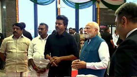 பிரதமர் மோடி முதல்வர் விஜய் ஒன்றாக மெட்ரோ ரயிலில் பயணம்!.....