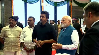 பிரதமர் மோடி முதல்வர் விஜய் ஒன்றாக மெட்ரோ ரயிலில் பயணம்!..