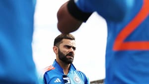 கோலியால் தனியாக உலகக் கோப்பையை வெல்ல முடியாது: முன்னாள் வீரர் கொடுத்த எச்சரிக்கை கோலியால் தனியாக உலகக் கோப்பையை வெல்ல முடியாது: முன்னாள் வீரர் கொடுத்த எச்சரிக்கை